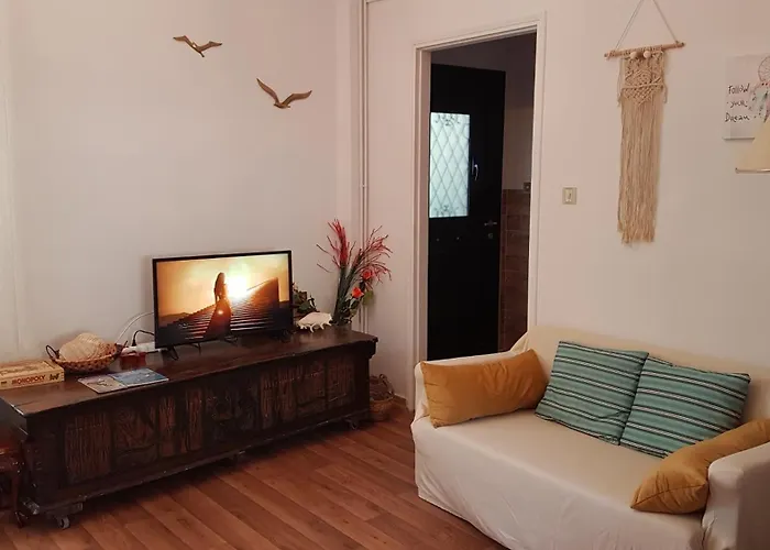 Olga's Cozy Nest , In Ano Korakiana. Áno Korakiána