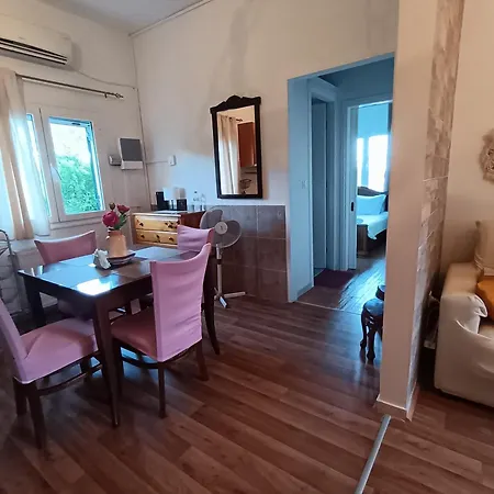 Olga's Cozy Nest , In Ano Korakiana. Apartment *